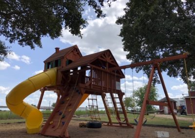 Farm-and-yard-jaguar-playground-megasized-wood-roof-customer-1