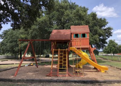 Farm-and-yard-jaguar-playground-megasized-wood-roof-customer-4