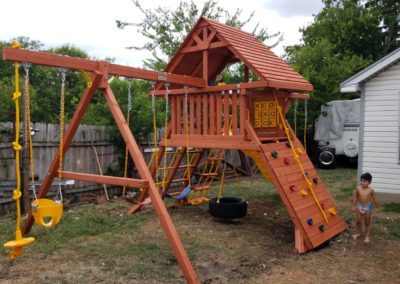 Farm-and-yard-parrot-island-playground-wood-roof-customer-1