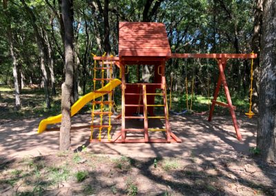 Farm-and-yard-parrot-island-playground-wood-roof-customer-2