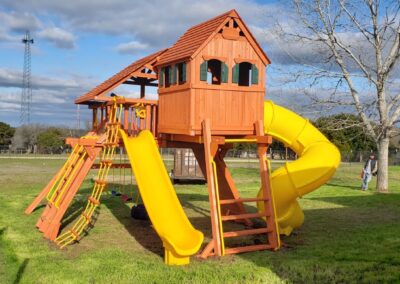 Farm-and-yard-central-texas-jaguar-playcenter-megasized-spiral-slide-customer-1