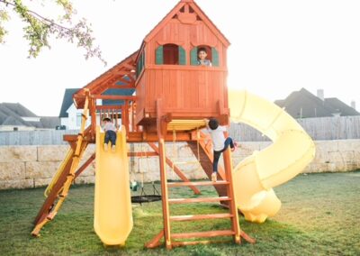 farm-yard-central-texas-6-5-jaguar-playcenter-megasized-edition-with-rr-cabin-and-spiral-slide-4